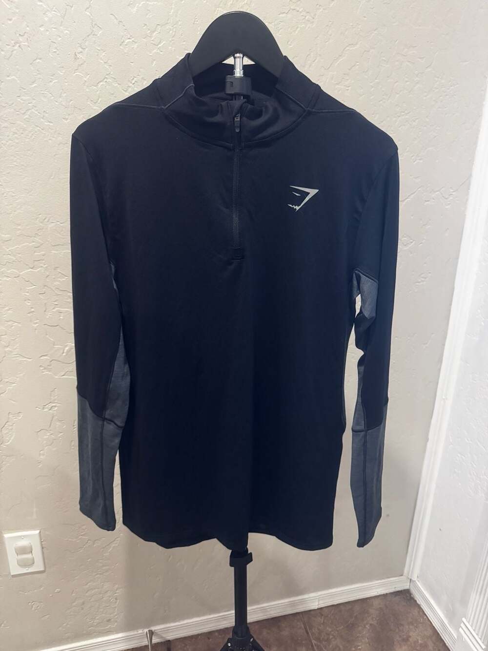 Gymshark Arrival Contrast 1/4 Zip Pullover Black Grey Mens Small